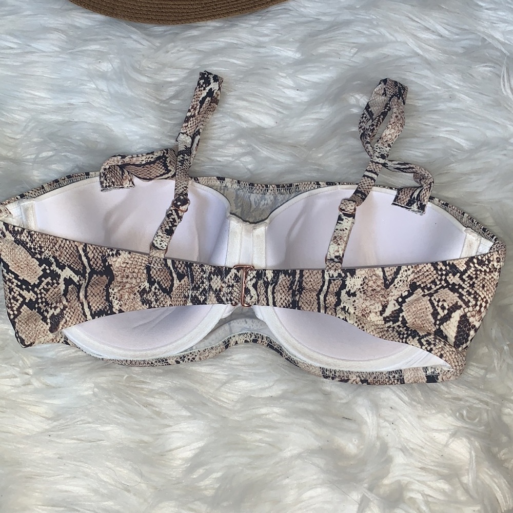 BNWOT shade & shore snakeskin bikini top with cups - Picture 3 of 4